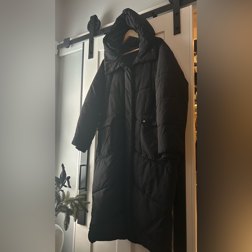 Long line puffa coat